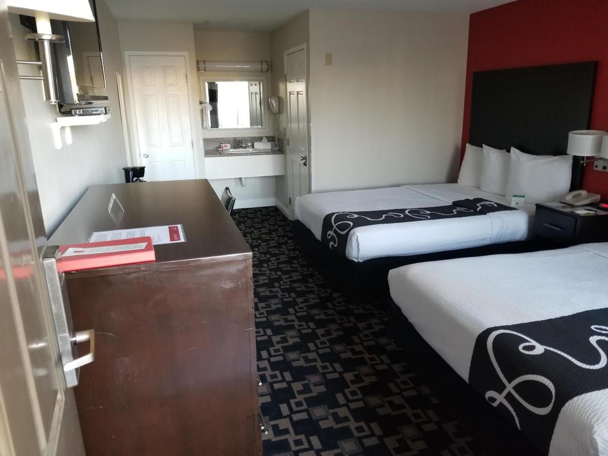 Ramada By Wyndham Oceanside Hotell Eksteriør bilde
